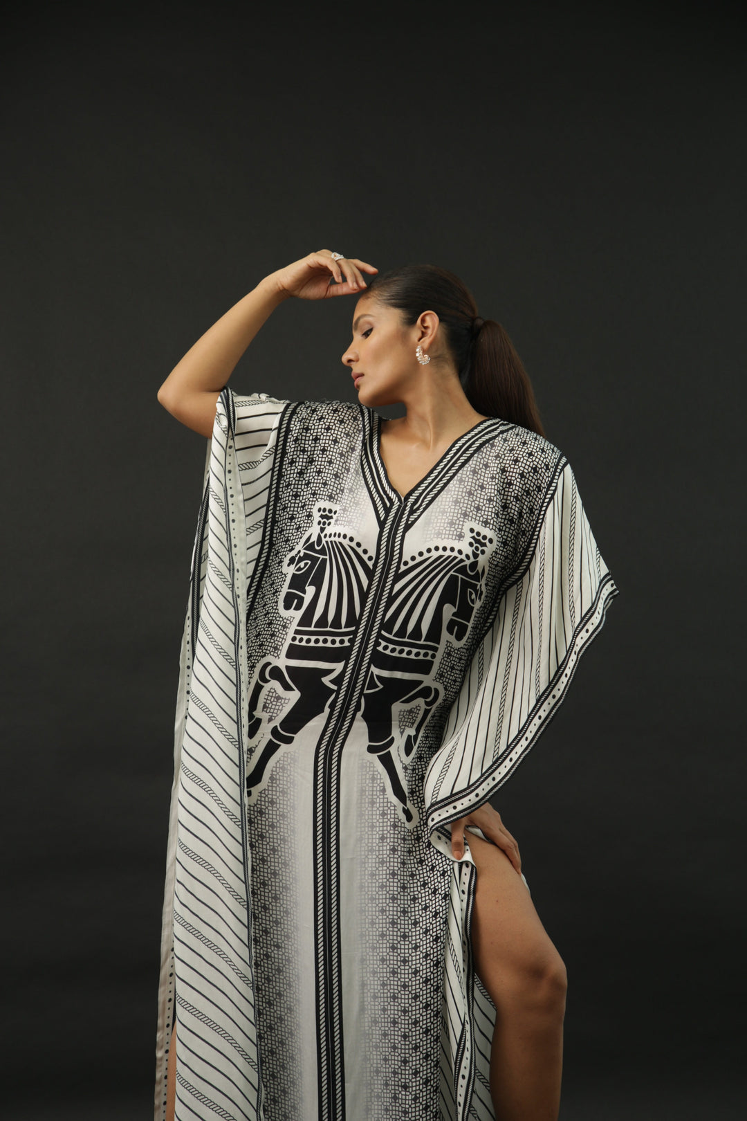  Premium Black And White Women Designer Kaftan